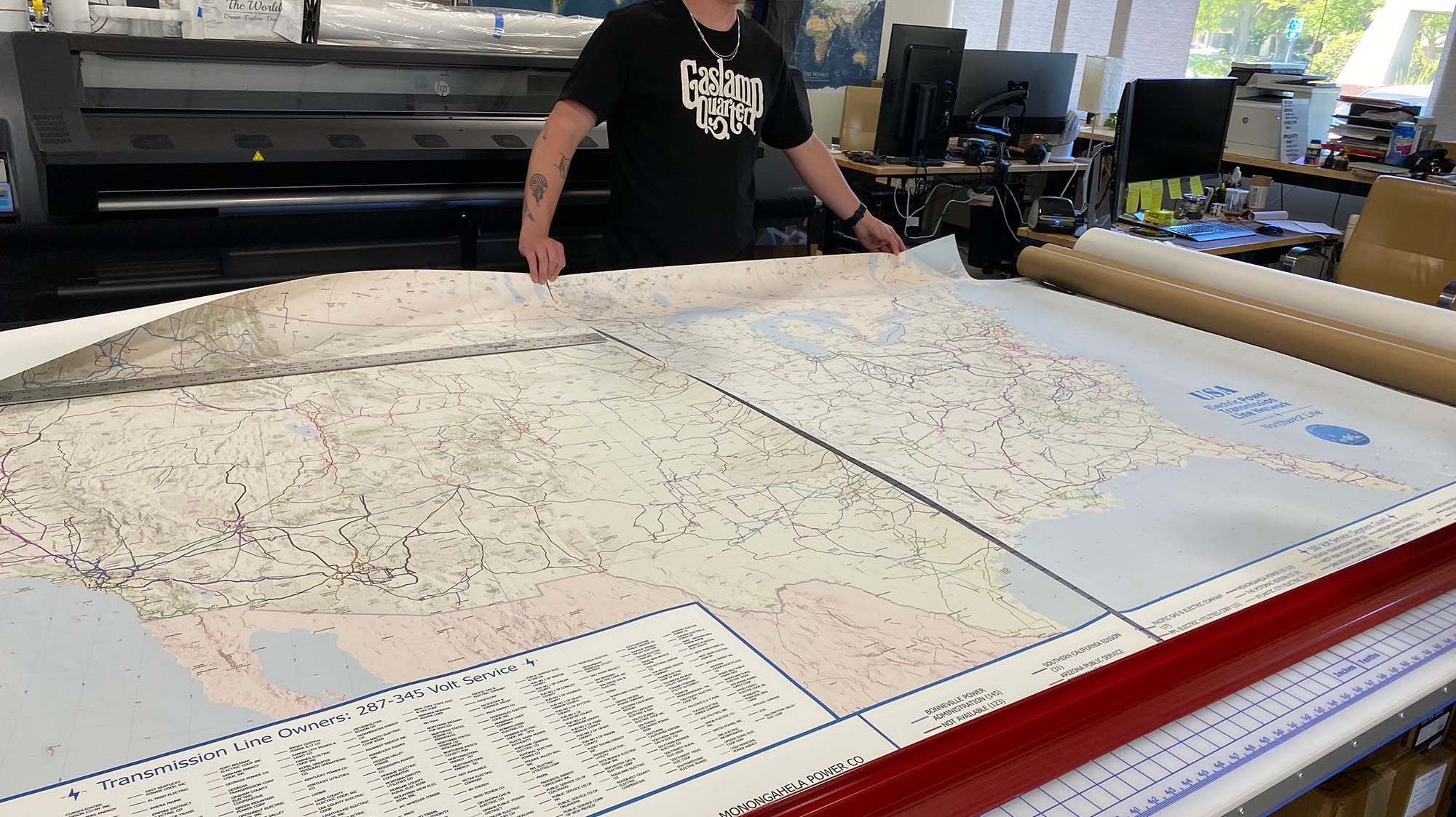 Electric Transmission Grid Map of the USA: A GIS Visualization for Utilities, Surveyors, and Energy Professionals