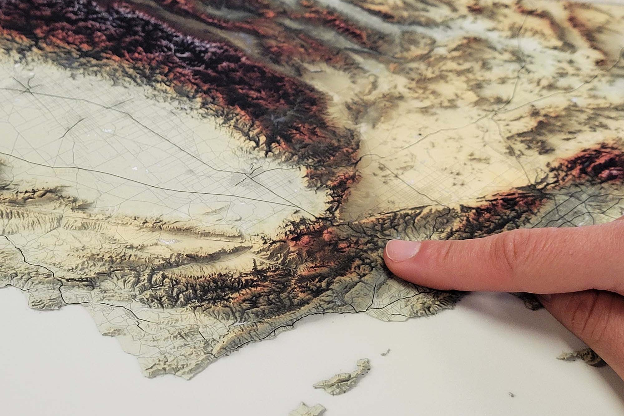 Los Angeles Mountain Ranges details on the california relief map